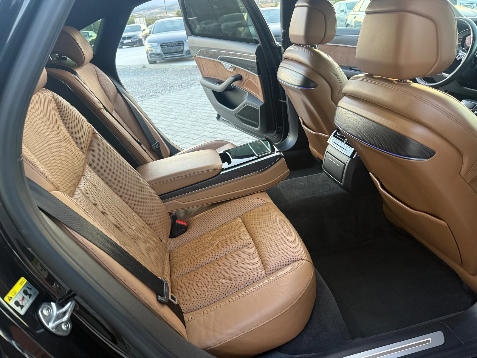 Audi A8 55 TFSI 340 ks Long Собствен лизинг , снимка 13 - Автомобили и джипове - 56375587