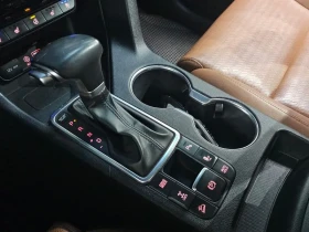 Kia Sportage 2.0 CRDi 4WD, снимка 9