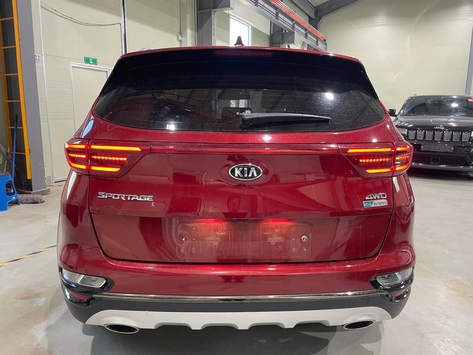 Kia Sportage 2.0D 4WD ! Noblesse !, снимка 7 - Автомобили и джипове - 54137551