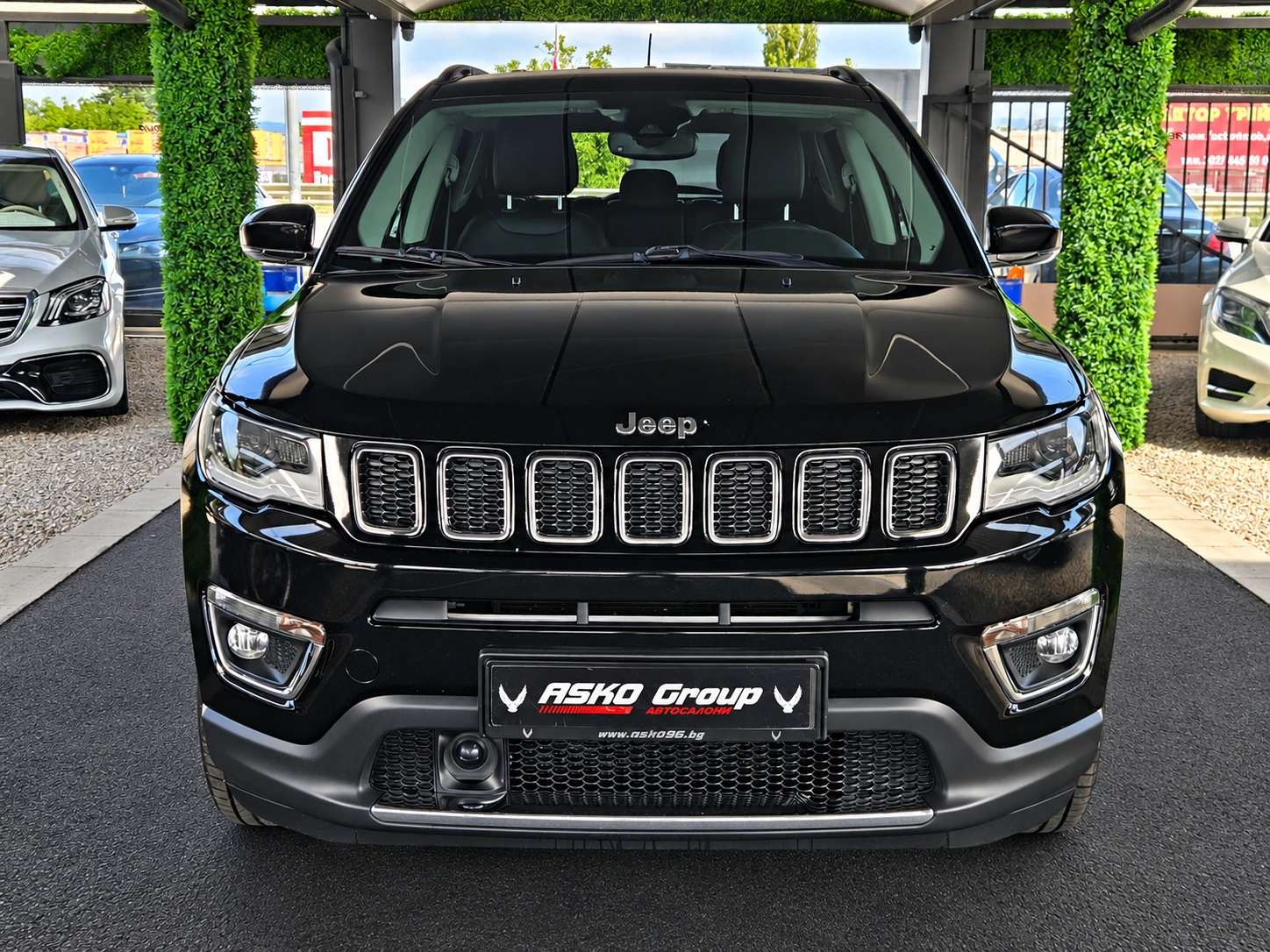 Jeep Compass 4x4/LIMITED/DISTRON/LANE ASYST/CAR PLAY/AMBI/LIZIN, снимка 2 - Автомобили и джипове - 55670265