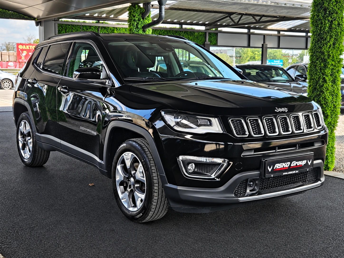 Jeep Compass 4x4/LIMITED/DISTRON/LANE ASYST/CAR PLAY/AMBI/LIZIN, снимка 3 - Автомобили и джипове - 55670265