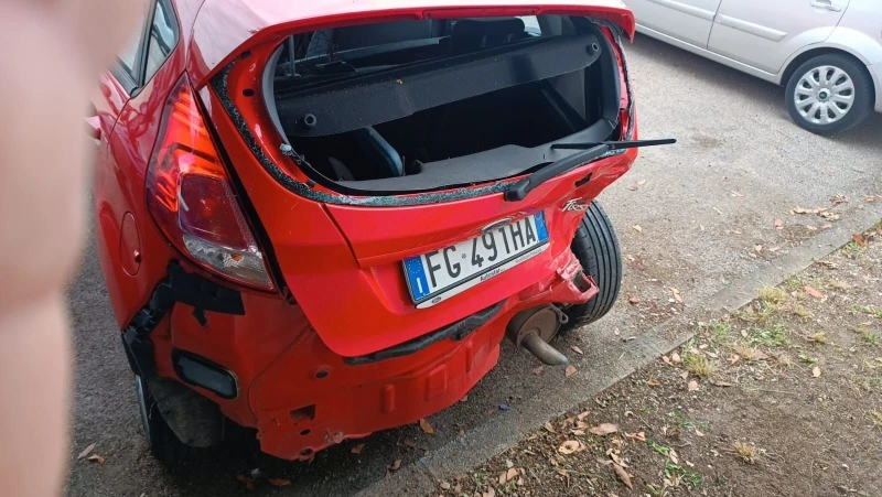 Ford Fiesta 1.5D, снимка 4 - Автомобили и джипове - 46582826