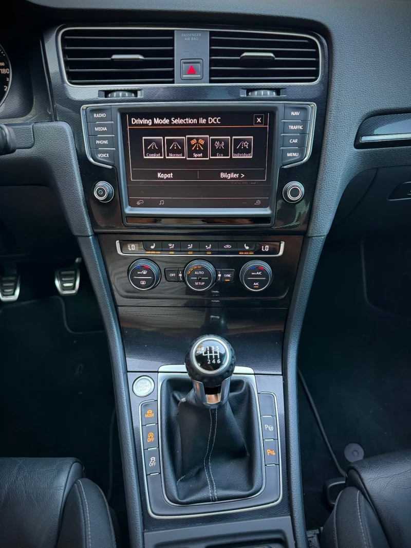 VW Golf GTD/2.0TDI/184HP/Distronic/LineAssist/Dynaudio/, снимка 13 - Автомобили и джипове - 47486636