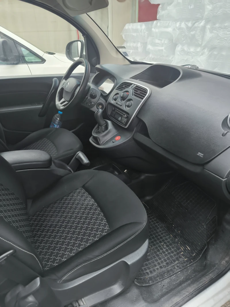 Renault Kangoo, снимка 6 - Автомобили и джипове - 48063575