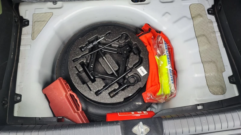 Hyundai I20 1.1 CRDI EURO 6, снимка 13 - Автомобили и джипове - 49792929