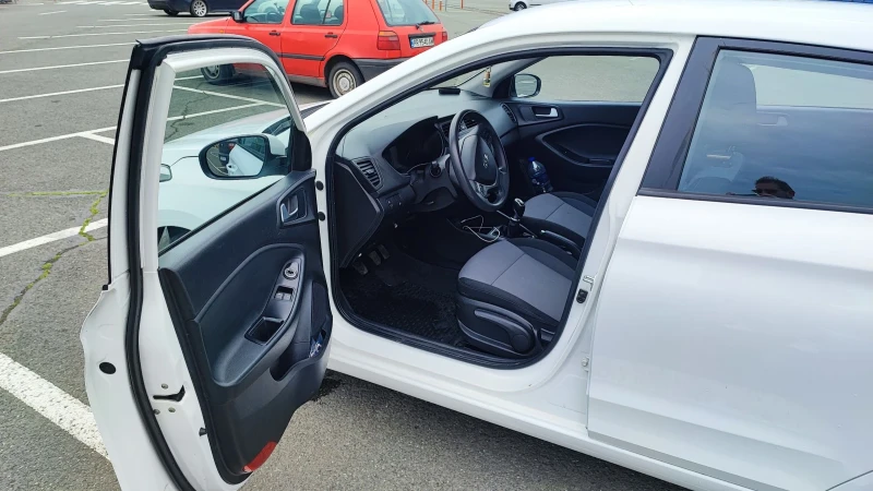Hyundai I20 1.1 CRDI EURO 6, снимка 8 - Автомобили и джипове - 49792929