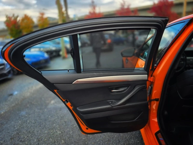 BMW M5 * M Power/ V8/ Executive PKG/ 560 HP/FireOrange * , снимка 13 - Автомобили и джипове - 52830600