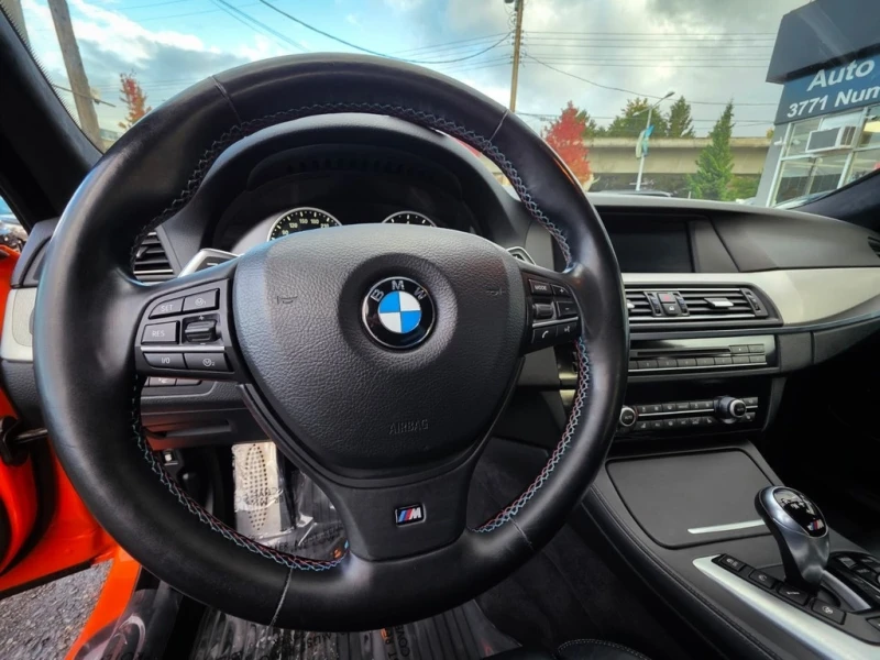 BMW M5 * M Power/ V8/ Executive PKG/ 560 HP/FireOrange * , снимка 17 - Автомобили и джипове - 52830600