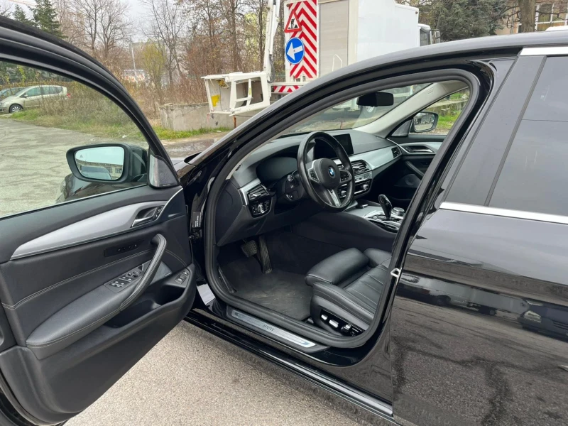 BMW 530E X drive, PLUG-IN, FULL, снимка 10 - Автомобили и джипове - 52898008