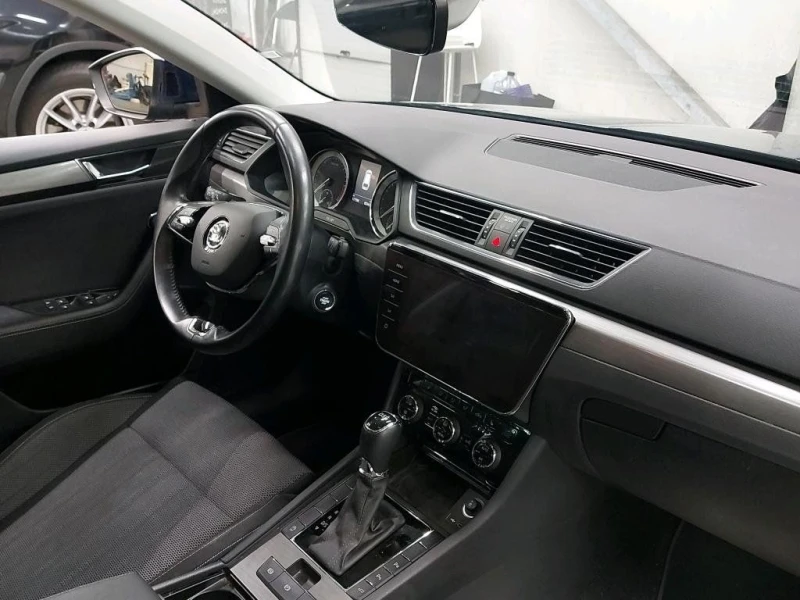 Skoda Superb, снимка 4 - Автомобили и джипове - 53203390