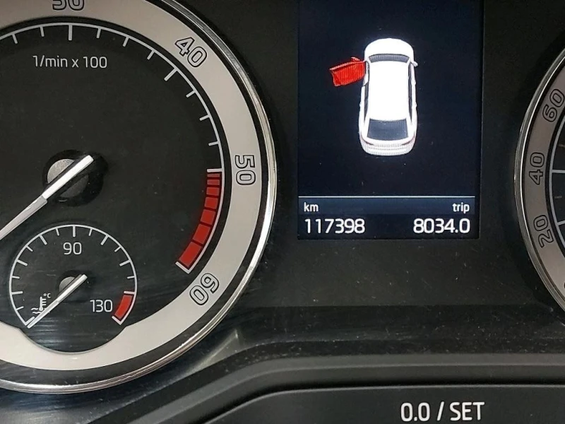 Skoda Superb, снимка 6 - Автомобили и джипове - 53203390