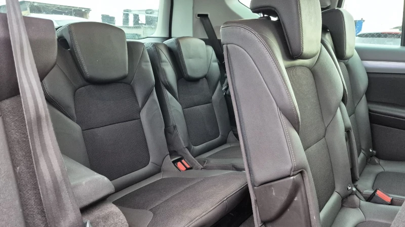 Renault Espace 1.6 DCI * 7 местен* Full* Автомат* Лизинг * Бартер, снимка 12 - Автомобили и джипове - 53287755