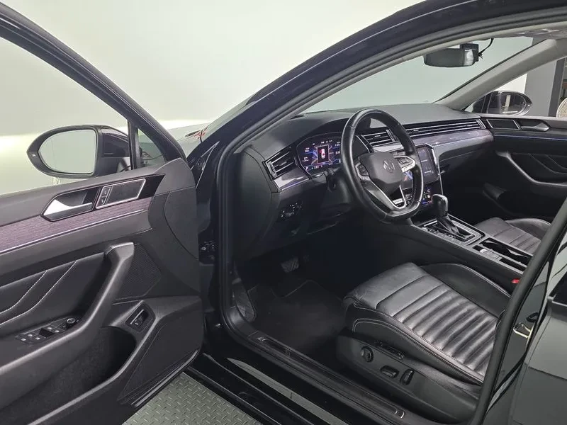 VW Passat 2.0 TDI 4MOTION PRESTIGE, снимка 10 - Автомобили и джипове - 55001217