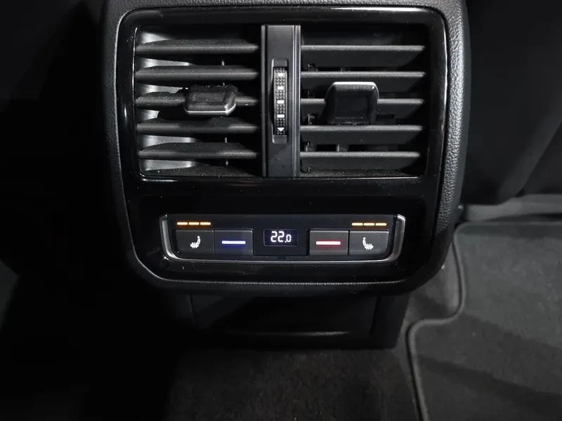 VW Passat 2.0 TDI 4MOTION PRESTIGE, снимка 17 - Автомобили и джипове - 55001217