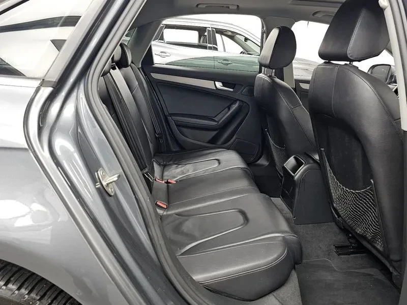 Audi A4 * 2.0 TDI* АВТОКРЕДИТ БЕЗ ПЪРВОНАЧАЛНА ВНОСКА* , снимка 13 - Автомобили и джипове - 55060576