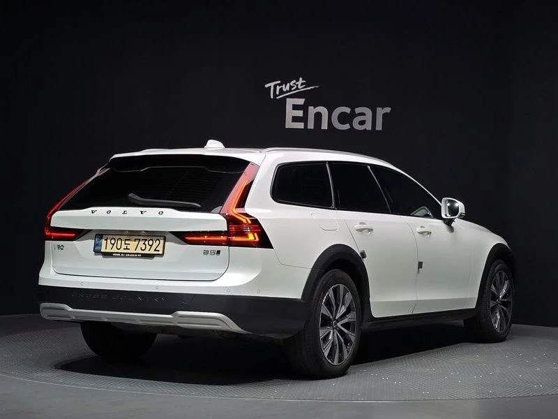 Volvo V90 2.0 235 hp Automatic, снимка 2 - Автомобили и джипове - 55813079