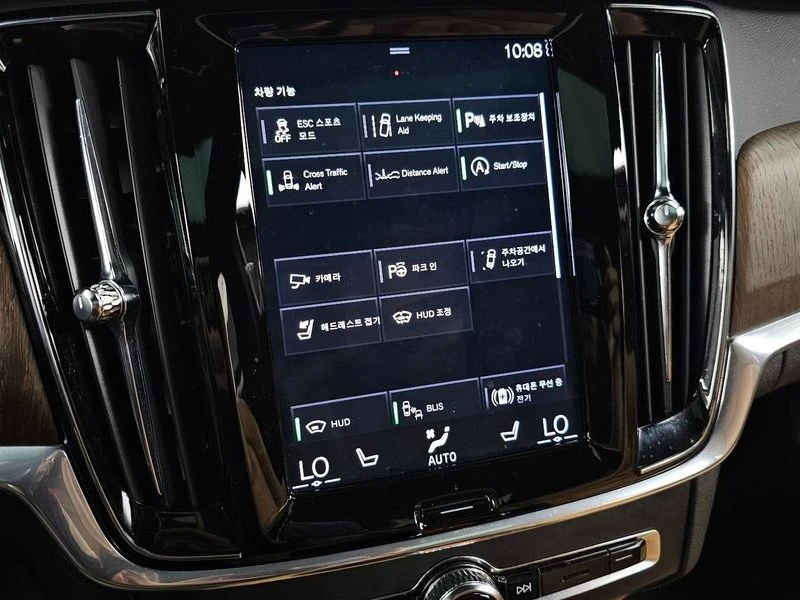 Volvo V90 2.0 235 hp Automatic, снимка 16 - Автомобили и джипове - 55813079