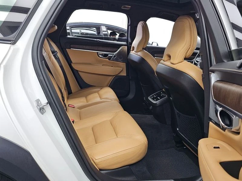 Volvo V90 2.0 235 hp Automatic, снимка 12 - Автомобили и джипове - 55813079
