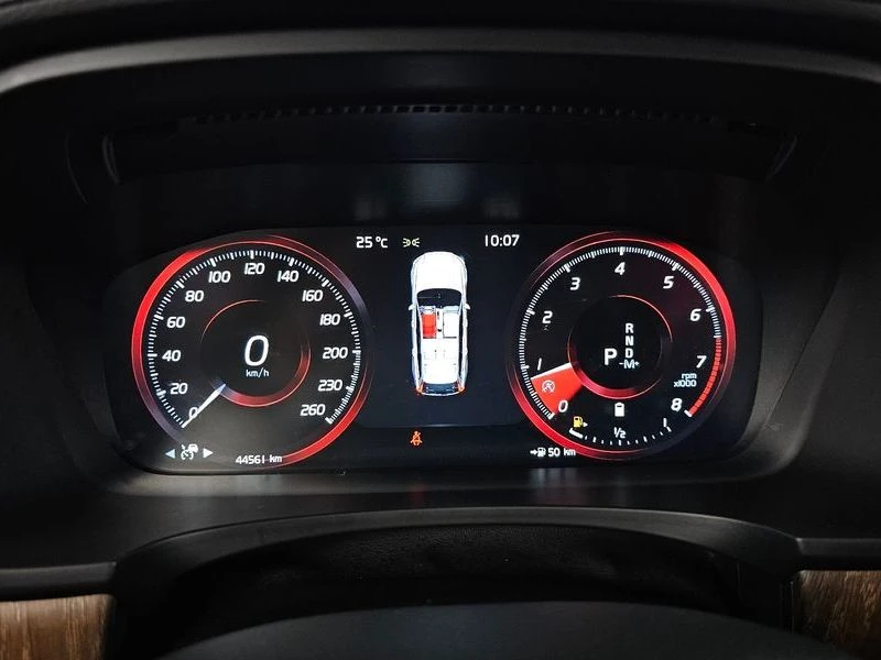 Volvo V90 2.0 235 hp Automatic, снимка 8 - Автомобили и джипове - 55813079