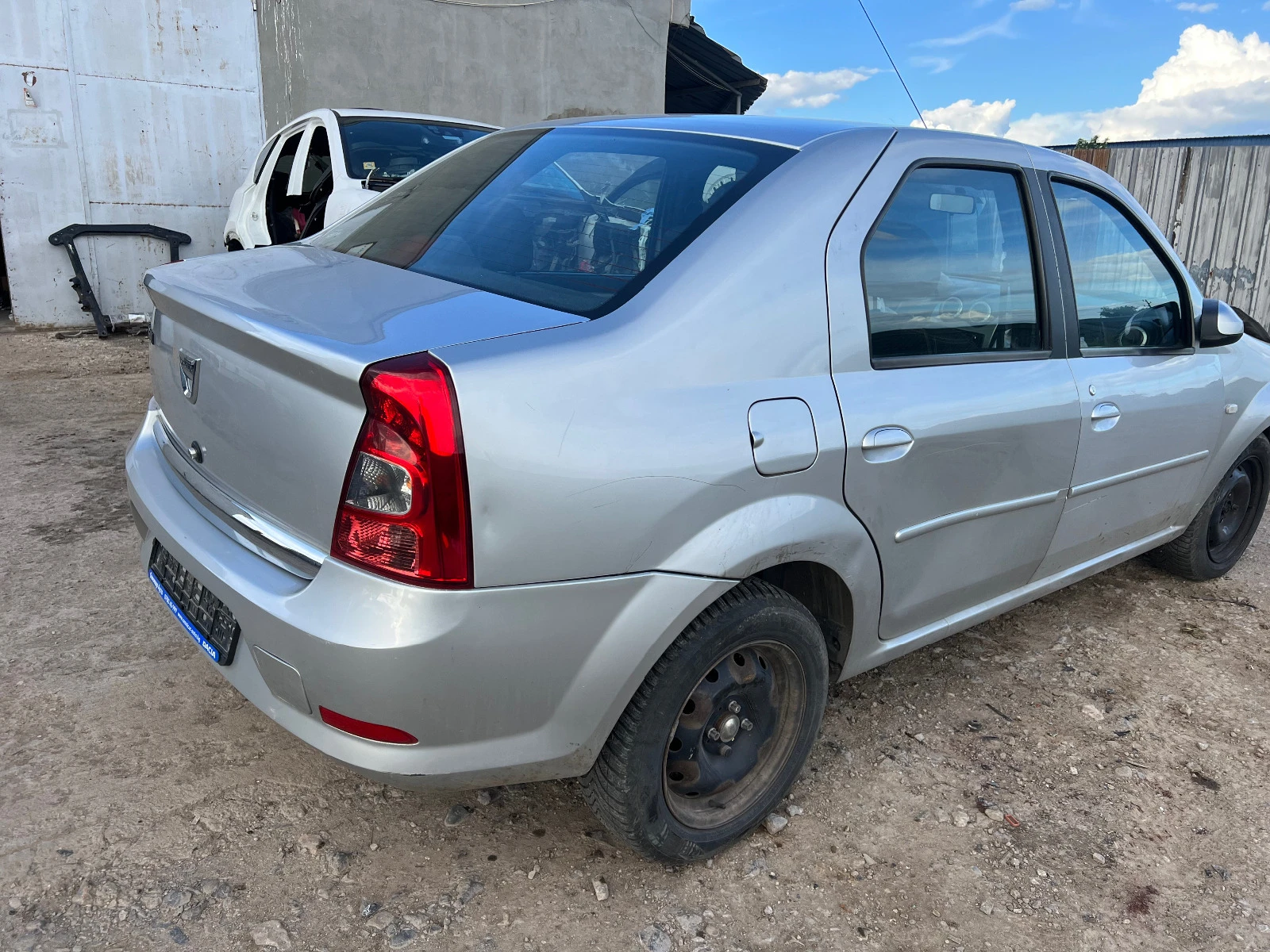 Dacia Logan 1.5DCI - изображение 2