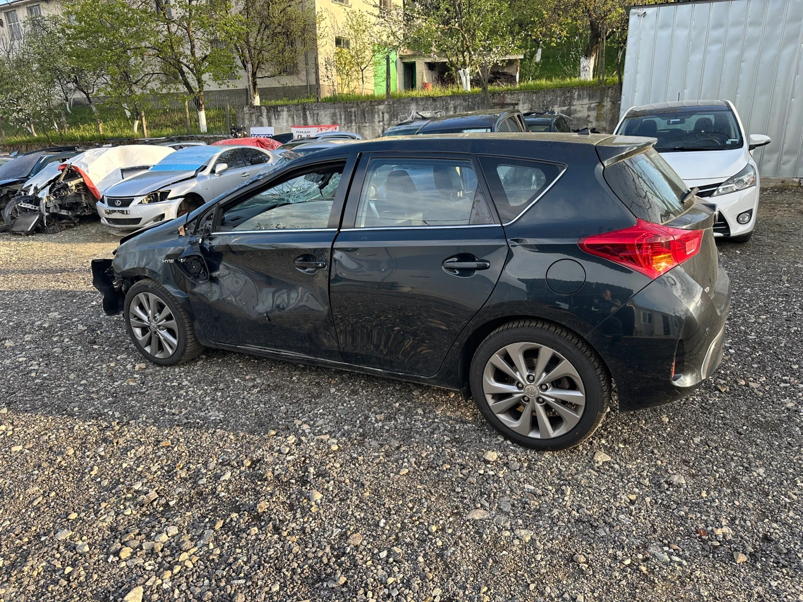 Toyota Auris На части! 1.8 hybrid 136 кс 2014г - изображение 2