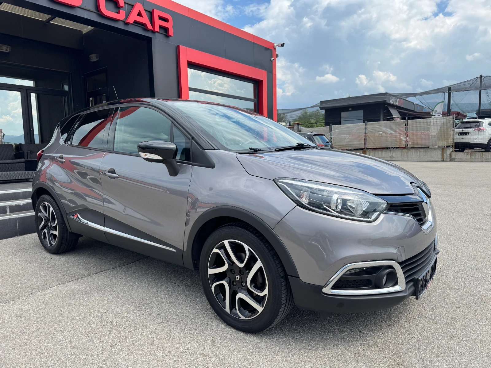 Renault Captur 1.2i-АВТОМАТИК-KEYLESS-NAVI-АВТОПИЛОТ - изображение 7