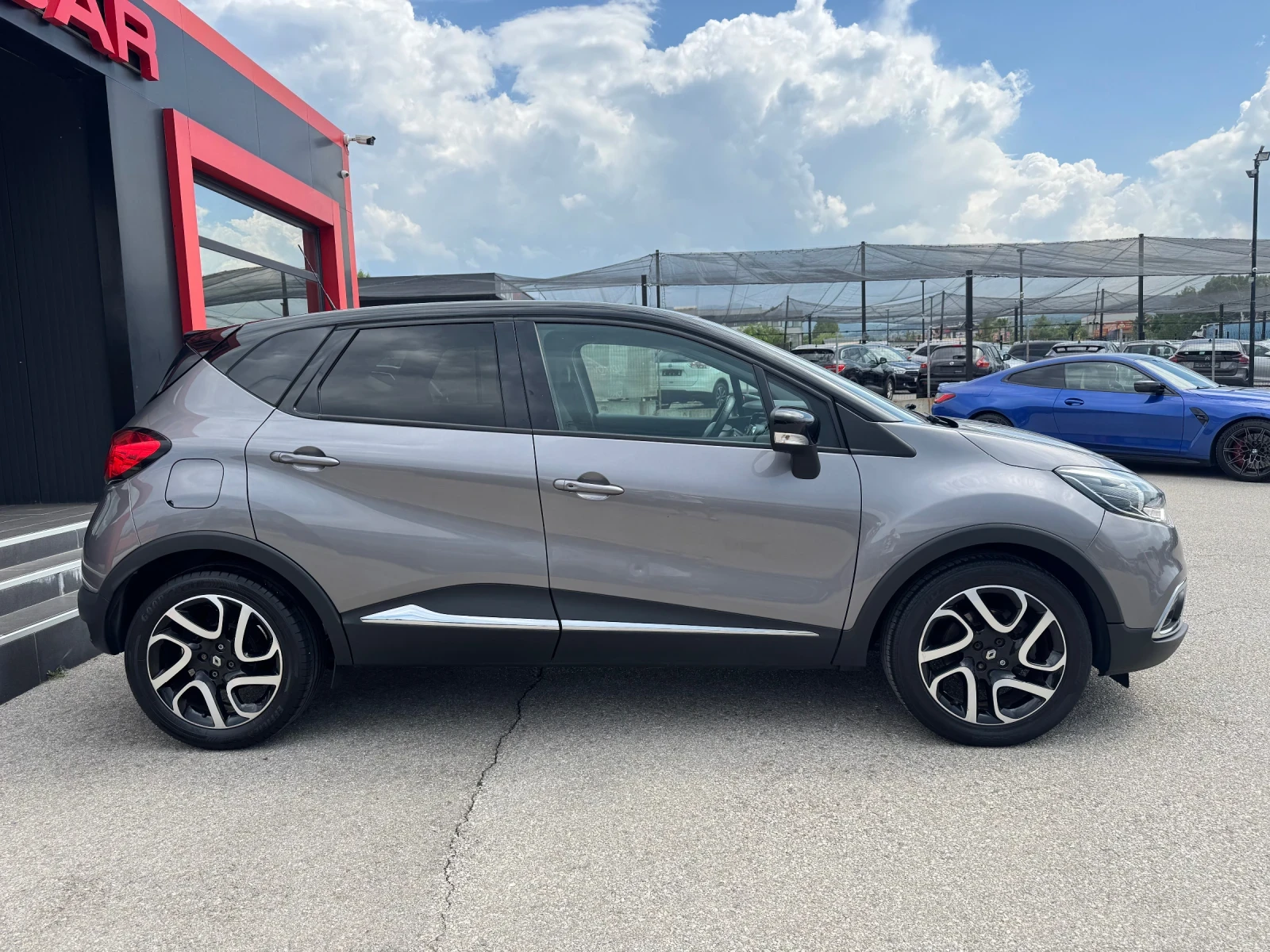 Renault Captur 1.2i-АВТОМАТИК-KEYLESS-NAVI-АВТОПИЛОТ - изображение 6