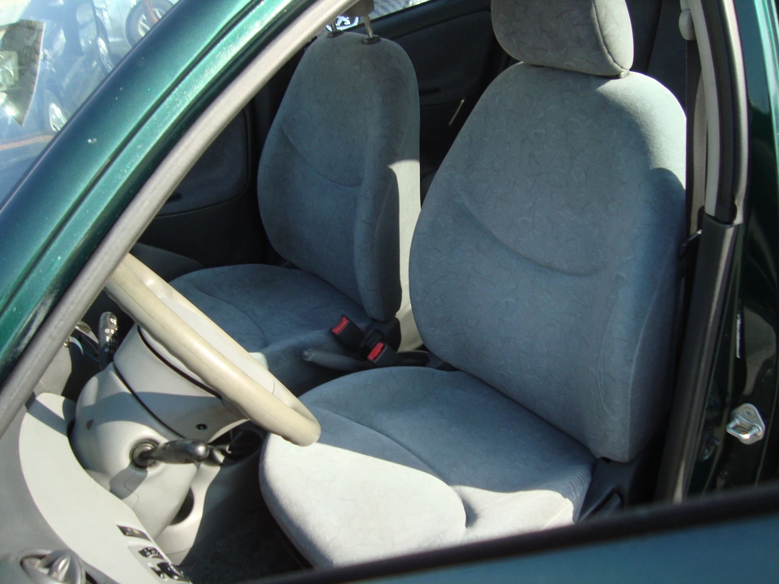 Toyota Yaris 1.0 бензин - изображение 7
