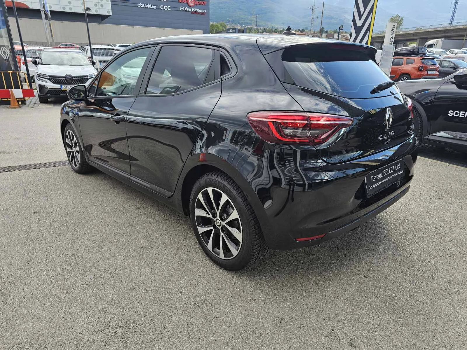 Renault Clio E-TECH HYBRID 90 EDC - изображение 4