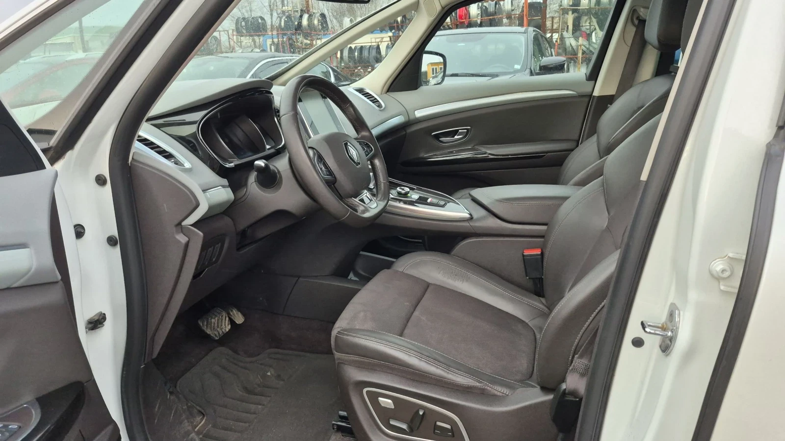 Renault Espace 1.6 DCI * 7 местен* Full* Автомат* Лизинг * Бартер - изображение 8