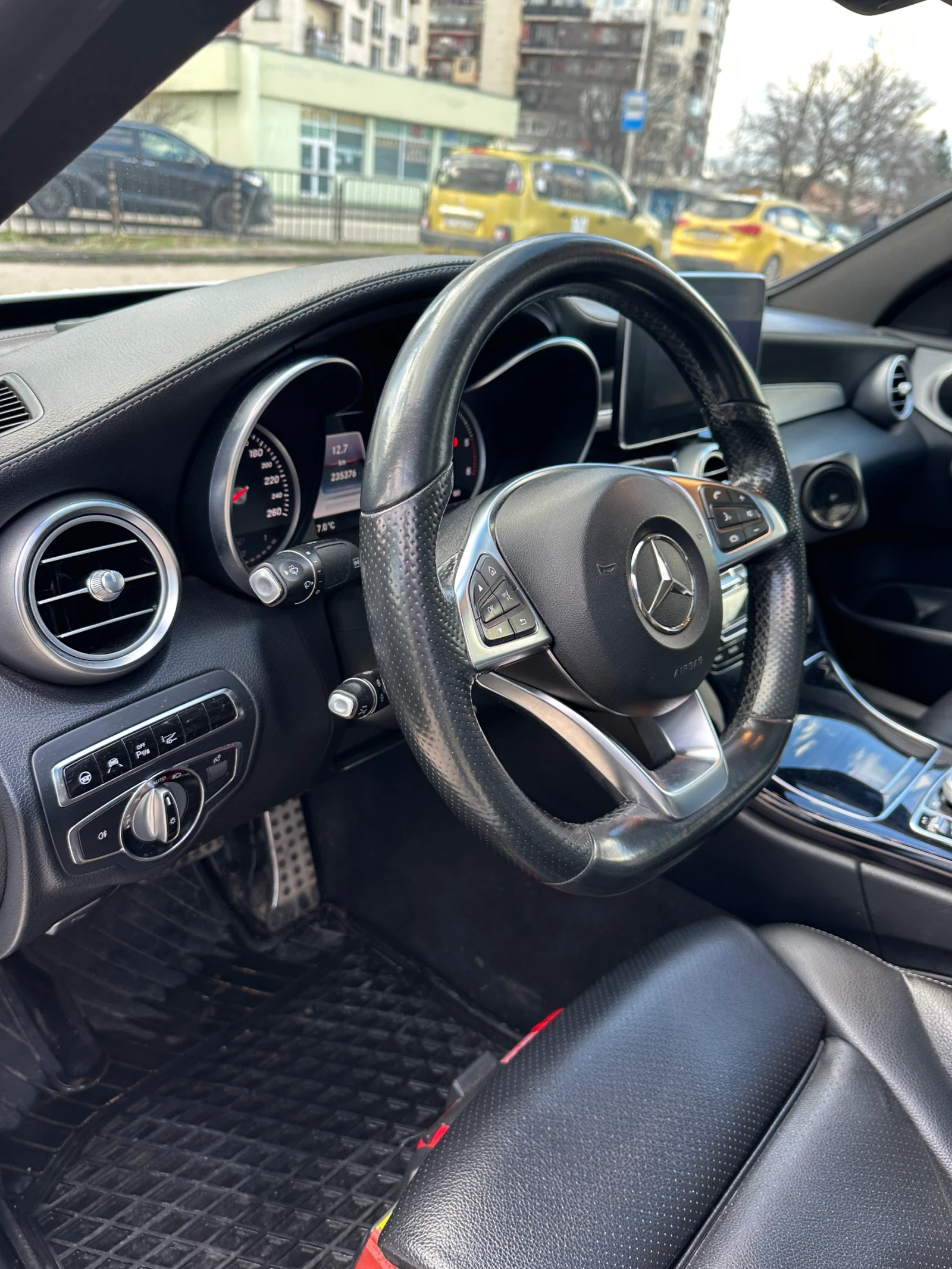 Mercedes-Benz C 220 AMG LINE - изображение 8