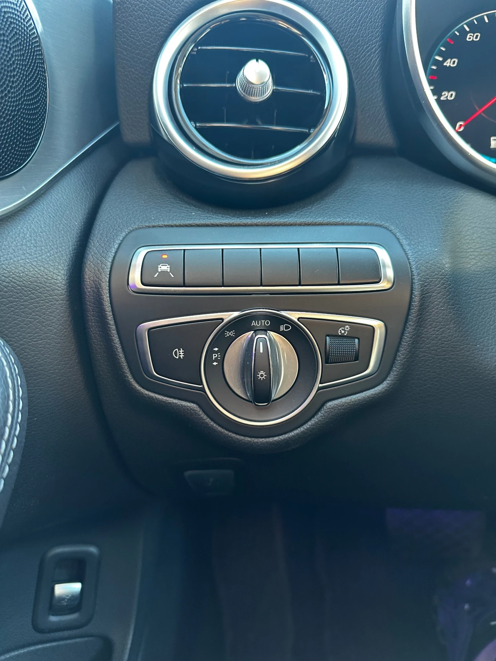 Mercedes-Benz C 220 4 matic, снимка 10 - Автомобили и джипове - 54417956