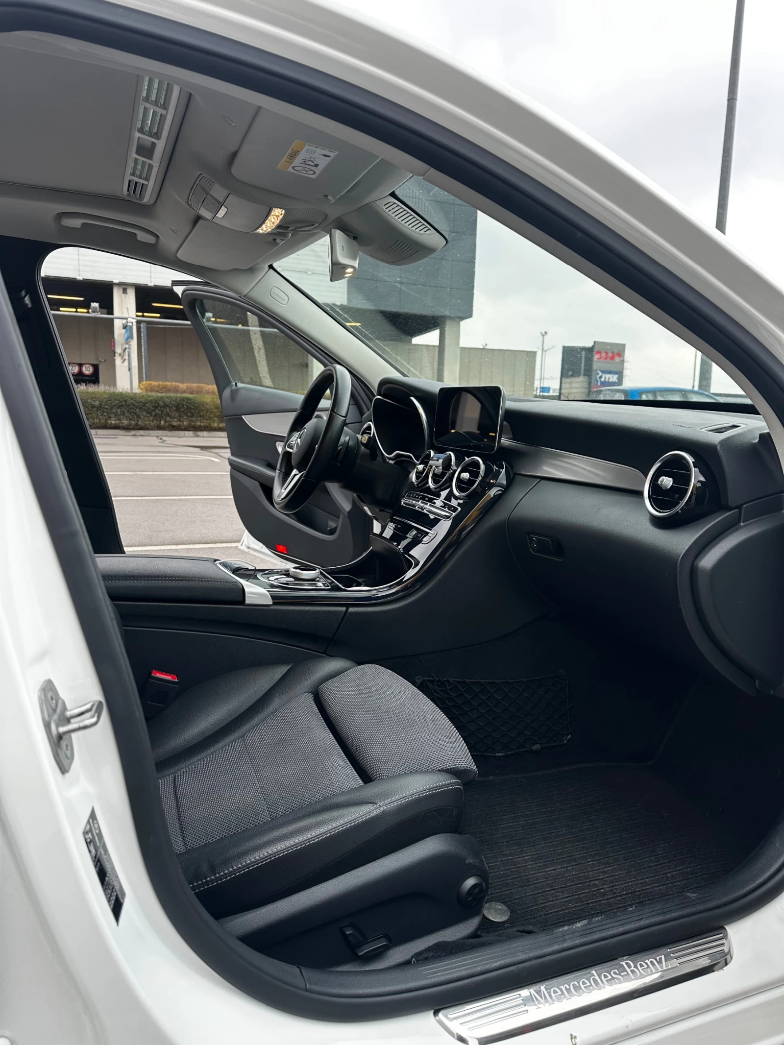 Mercedes-Benz C 220 4 matic, снимка 6 - Автомобили и джипове - 53966008