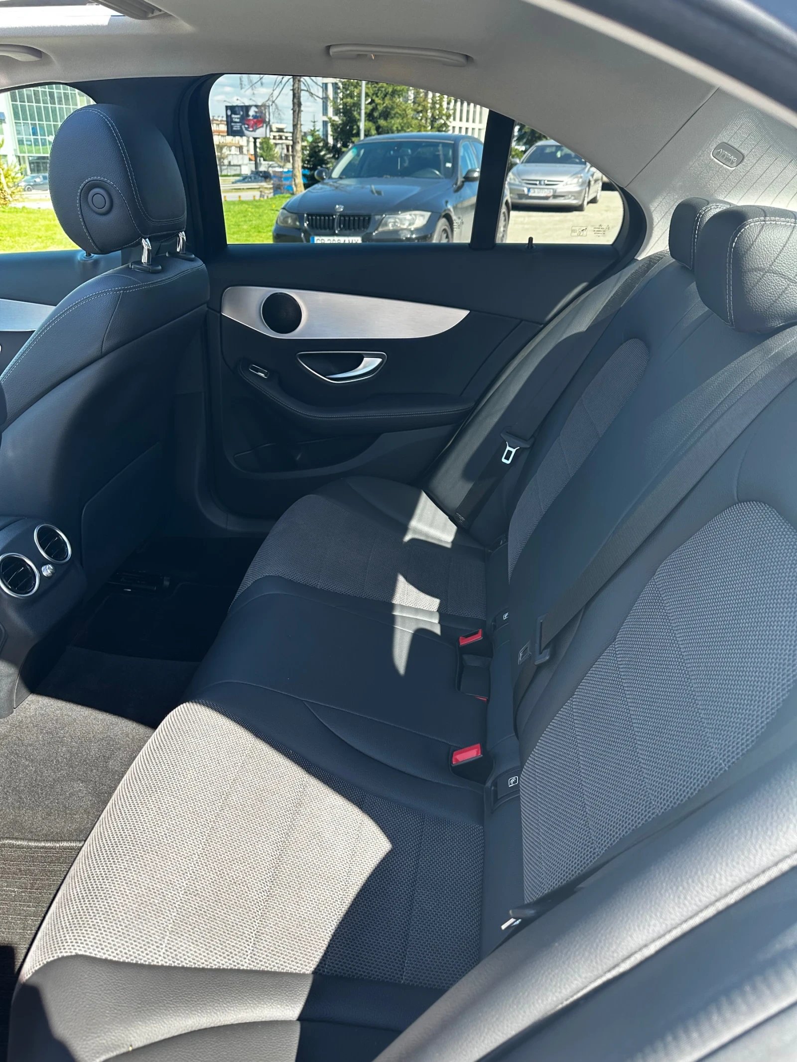 Mercedes-Benz C 220 4 matic, снимка 6 - Автомобили и джипове - 54417956