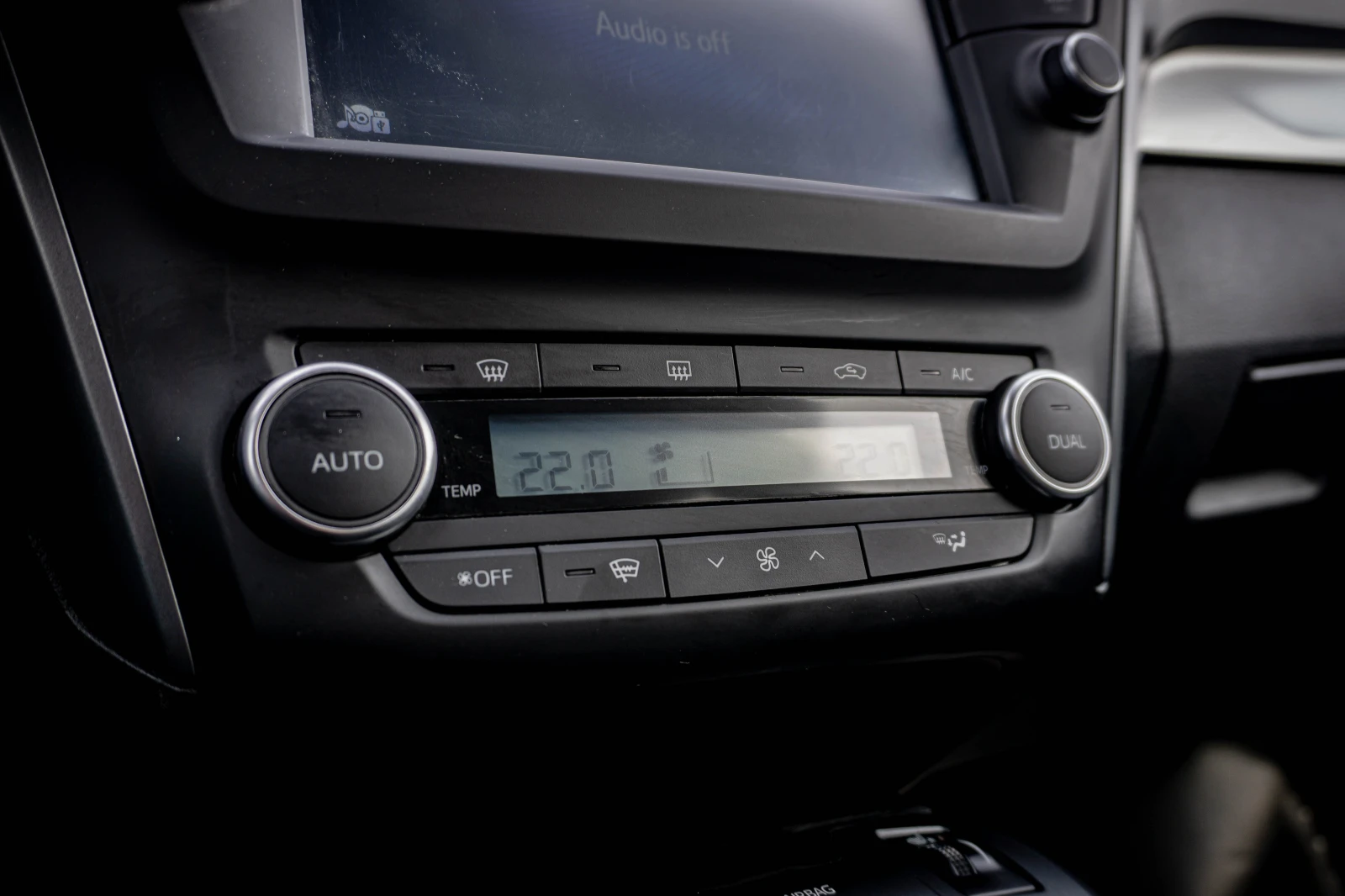 Toyota Avensis 1.8 бензин | ТОП!!! С ГАРАНЦИЯ! , снимка 12 - Автомобили и джипове - 54220198