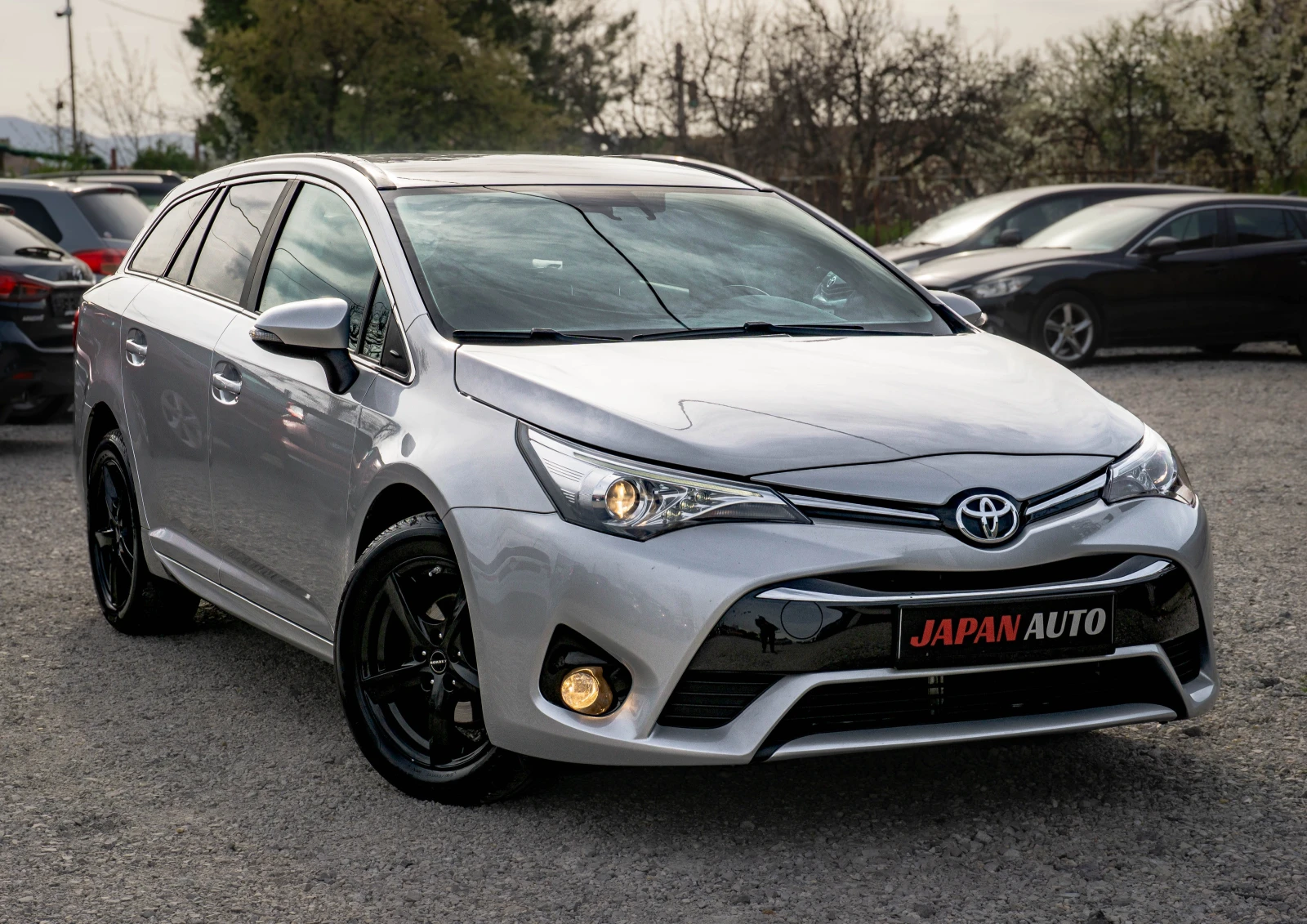 Toyota Avensis 1.8 бензин | ТОП!!! С ГАРАНЦИЯ! , снимка 3 - Автомобили и джипове - 54220198