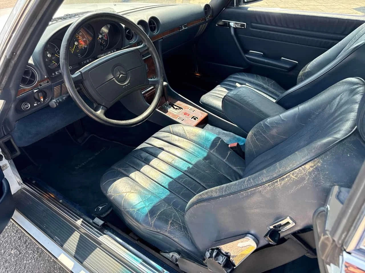 Mercedes-Benz 560 * 560SL * АВТОКРЕДИТ БЕЗ ПЪРВОНАЧАЛНА ВНОСКА* , снимка 5 - Автомобили и джипове - 55277976