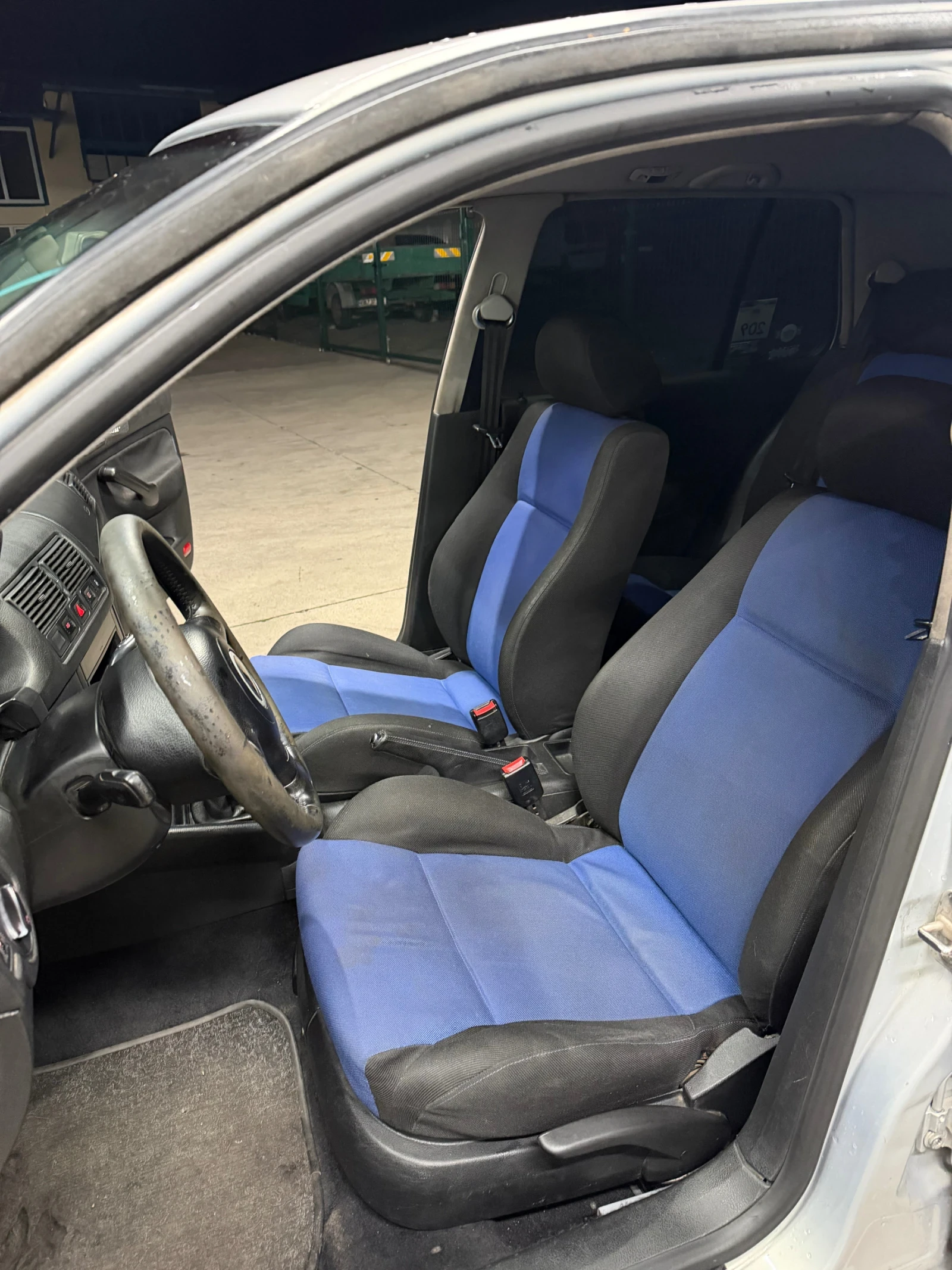 VW Golf 1.9TDI, снимка 8 - Автомобили и джипове - 56309695