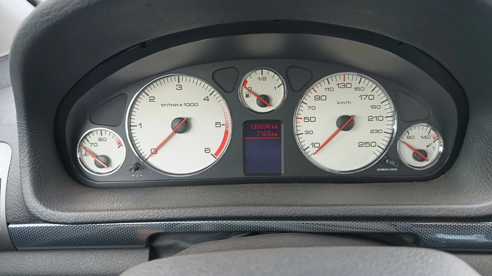 Peugeot 407 HDI, снимка 10 - Автомобили и джипове - 56380189