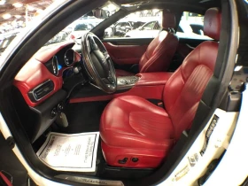 Maserati Levante * LUXURY AWD RED/LEATHER PAN/ROOF NAV B/SPOT CAMER, снимка 17