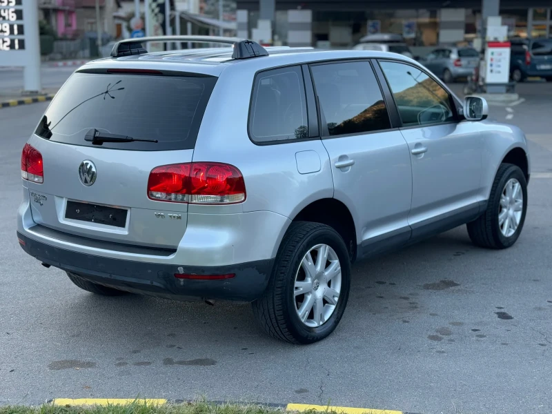 VW Touareg 3.0TDI V6 TDI Навигация* Ксенон* Пружини, снимка 8 - Автомобили и джипове - 47656604