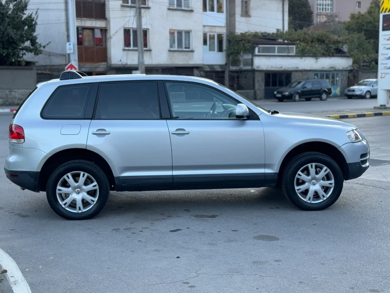 VW Touareg 3.0TDI V6 TDI Навигация* Ксенон* Пружини, снимка 7 - Автомобили и джипове - 47656604