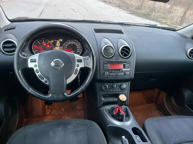 Nissan Qashqai 1.5DCI , снимка 12 - Автомобили и джипове - 48109534