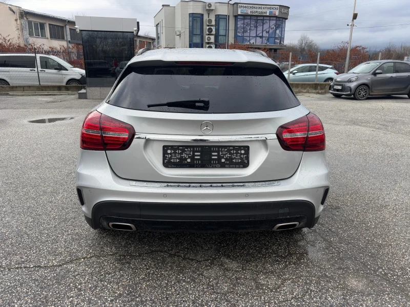 Mercedes-Benz GLA 220 4Matic AMG, снимка 5 - Автомобили и джипове - 48223894