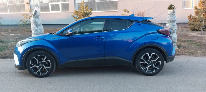 Toyota C-HR HYBRID 1.8 CVT HSD Club, снимка 4 - Автомобили и джипове - 48560525