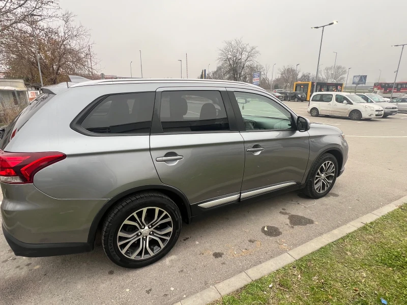 Mitsubishi Outlander, снимка 13 - Автомобили и джипове - 51814360