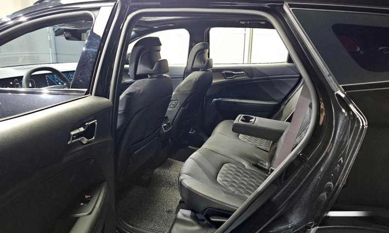 Kia Sportage Gasoline 1.6 Turbo 2WD Signature X Line, снимка 11 - Автомобили и джипове - 51993081