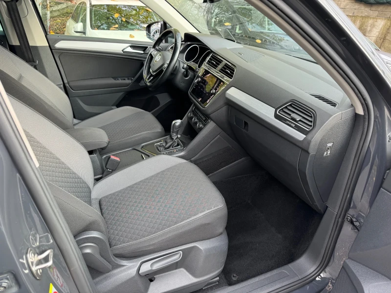 VW Tiguan 2.0TDI DSG, снимка 14 - Автомобили и джипове - 52892124