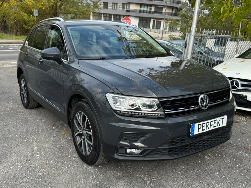 VW Tiguan 2.0TDI DSG, снимка 3 - Автомобили и джипове - 52892124
