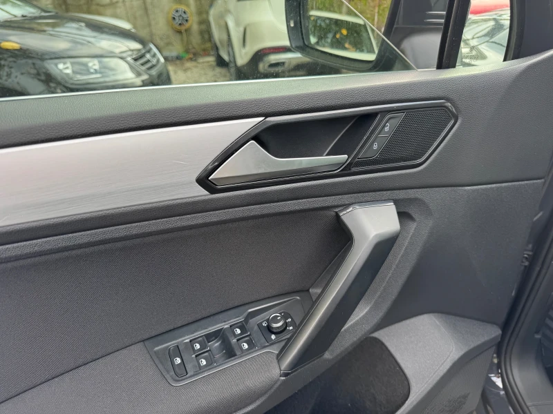 VW Tiguan 2.0TDI DSG, снимка 10 - Автомобили и джипове - 52892124